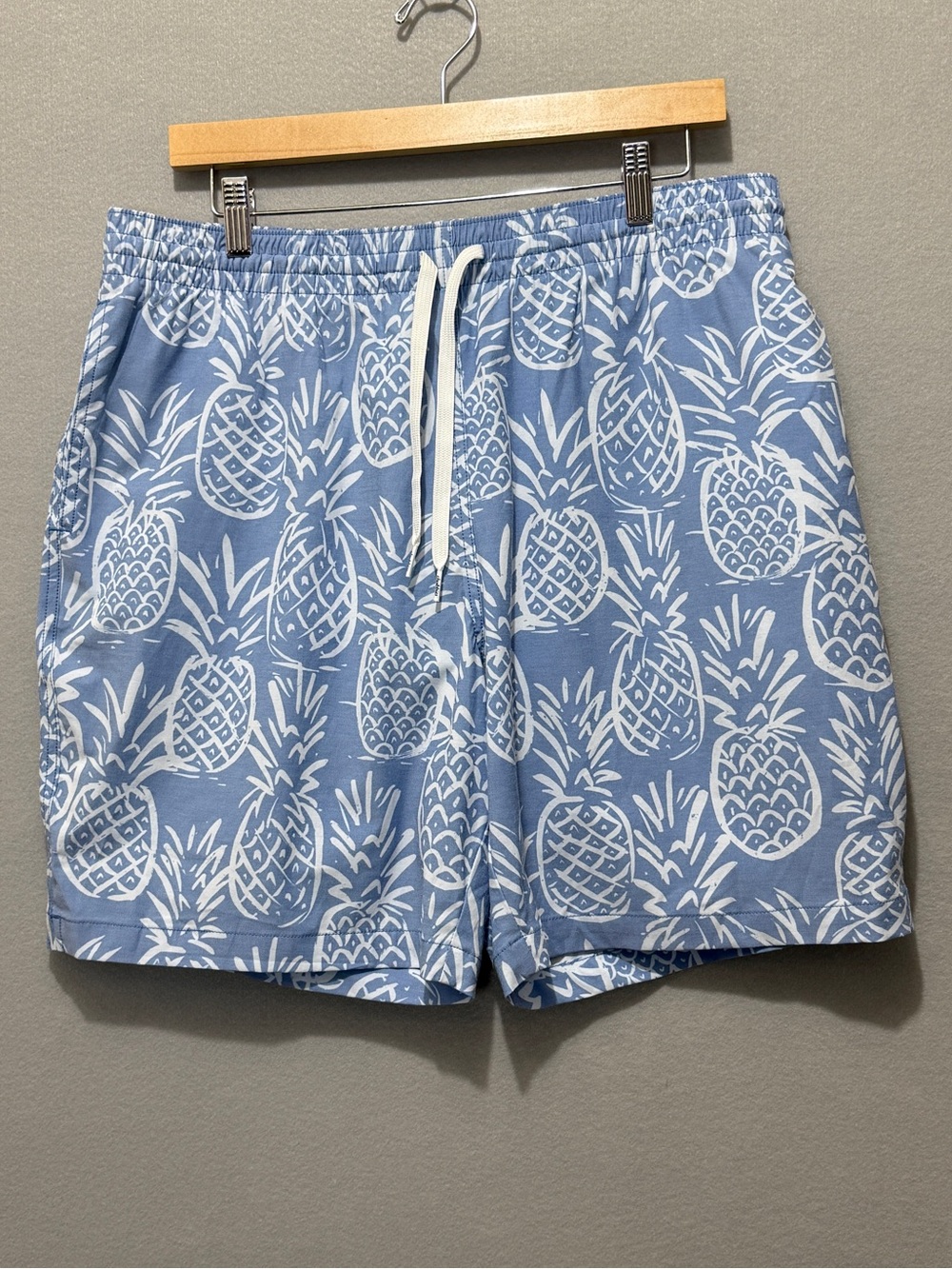 Chubbies XL Blue Pineapple Swim Hybrid Shorts 7" Mesh Tropical Summer Beachwear